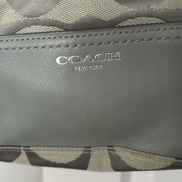 EUC Coach Crossbody bag - Picture 3 of 10